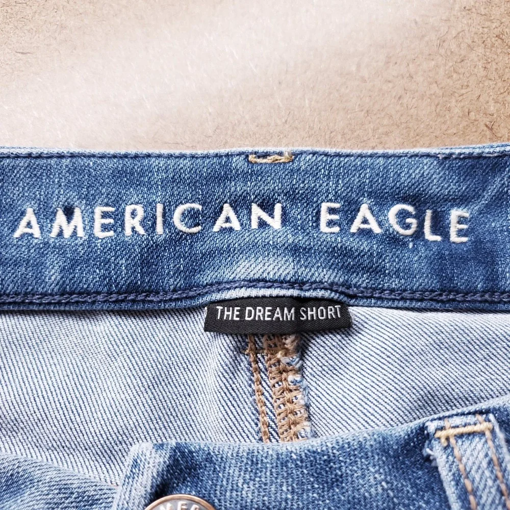 American Eagle Curvy Midi Dream Shorts Women 4 Blue Distressed Denim Y2K VP